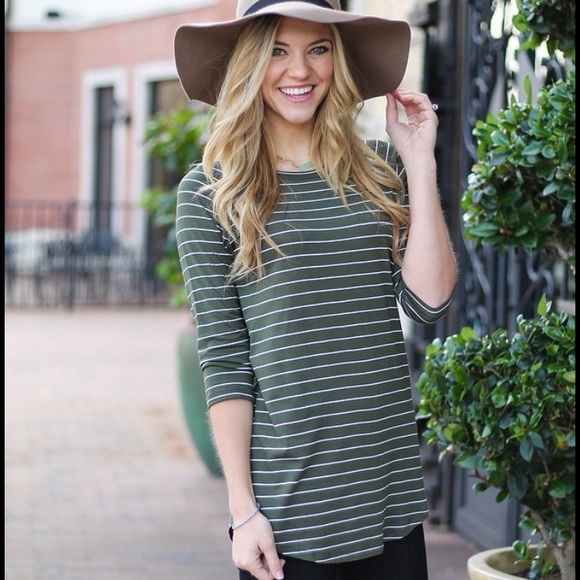 ❗️Last 1! Medium Olive stripe premium fabric tee - Picture 2 of 8